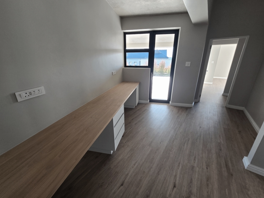 4 Bedroom Property for Sale in Kingswood Golf Estate Western Cape